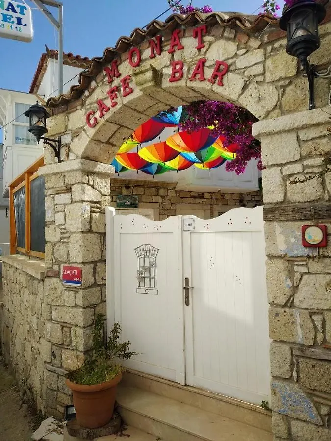 Monat Otel Alacati 2*,