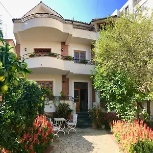 Garden Boutique Oda ve Kahvaltı Tiran